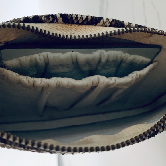 Vintage Snakeskin Small Zippered Clutch - Picture 4 of 5